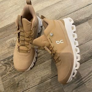 OnCloud Hi monochrome